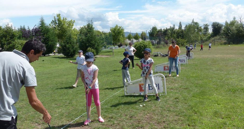 Imagem da CRIAN�AS E JOVENS NO CLUBE GOLFE BRAGA 